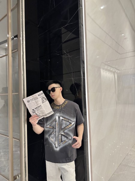 Clothes Balenciaga 20250401-3