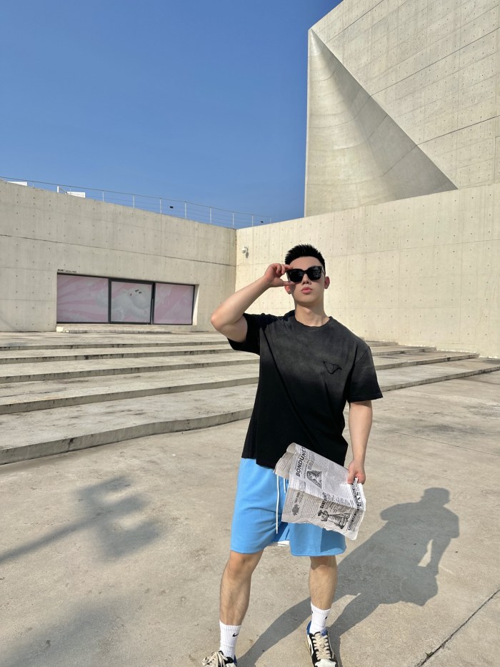  Clothes Prada 20250401-1