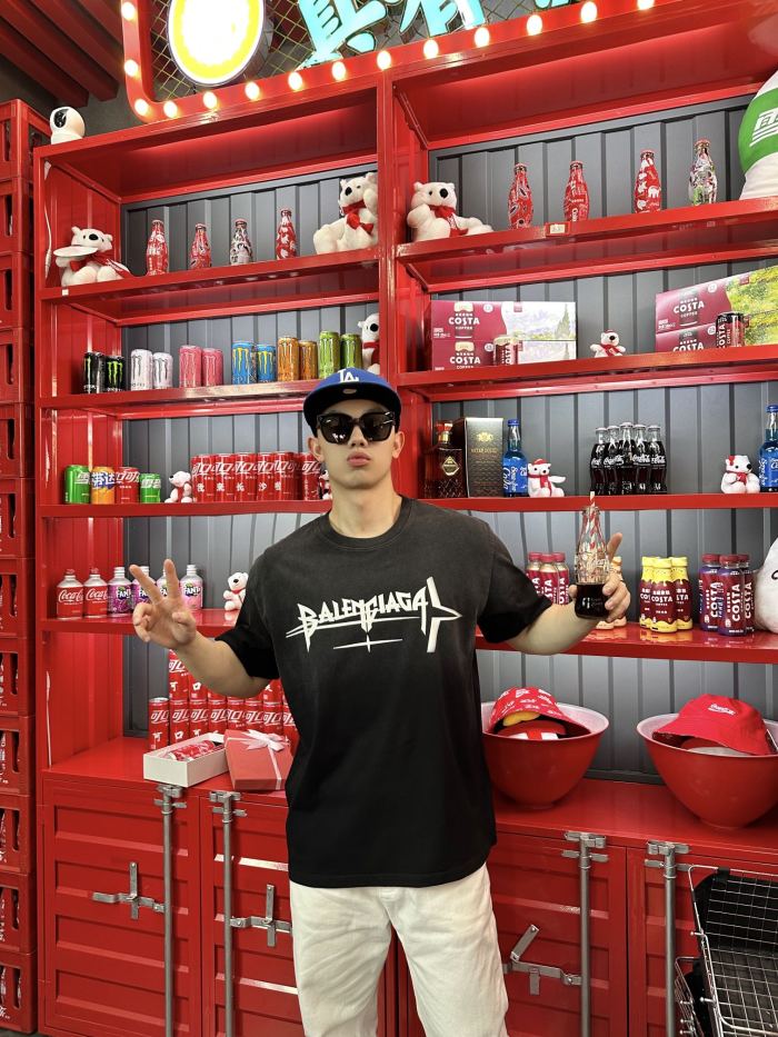  Clothes Balenciaga 20250401-2