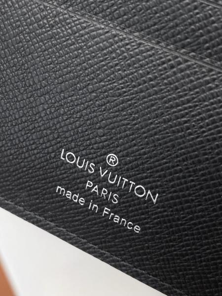 LOUIS VUITTON M82809 Multiple Wallet M61695 size 11.5*1.5*9 cm