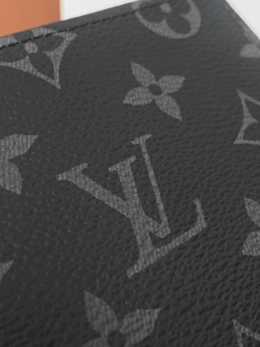 LOUIS VUITTON M82809 Multiple Wallet M61695 size 11.5*1.5*9 cm