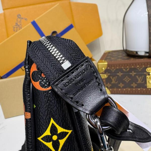 LOUIS VUITTON X Takashi Murakami Pochette Accessoires Black Multicolored M13663 size 22*4*13 cm 