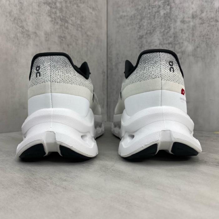 On Running Cloudtilt Black Ivory