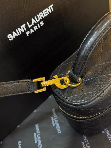 SAINT LAURENT GABYVanity Sheepskin One Shoulder Crossbody Clutches Mini Women's Black 766731-1EL07-1000 size 18*6.5*11 cm