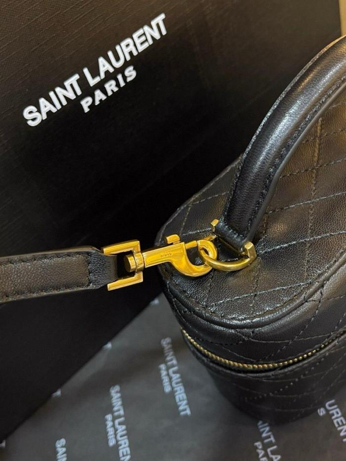 SAINT LAURENT GABYVanity Sheepskin One Shoulder Crossbody Clutches Mini Women's Black 766731-1EL07-1000 size 18*6.5*11 cm