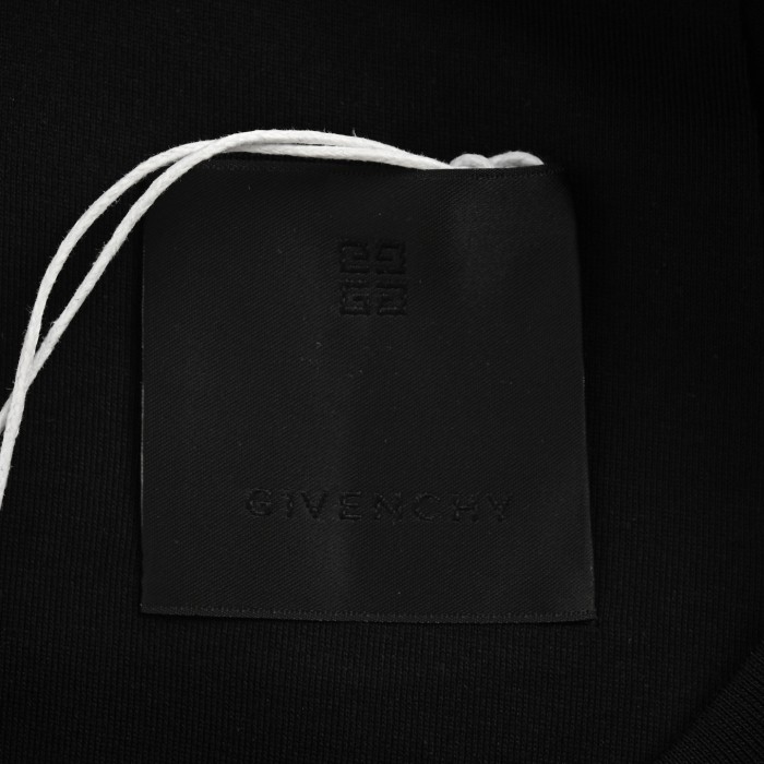 Clothes Givenchy 20250410-1