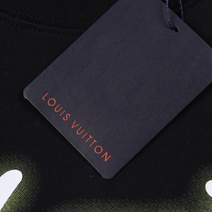  Clothes Louis Vuitton 20250410-5
