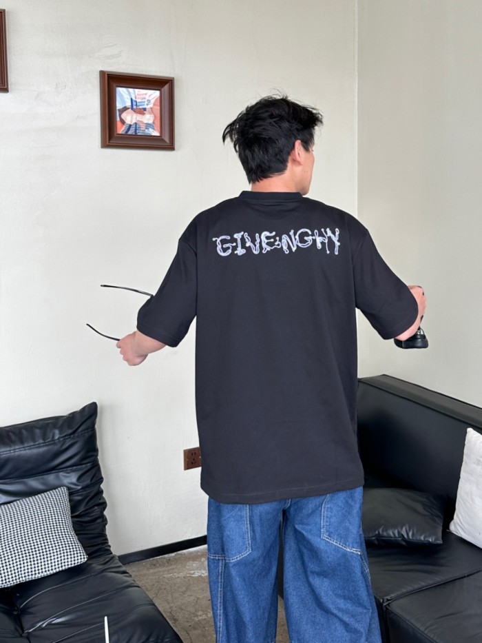  Clothes Givenchy 20250410-3