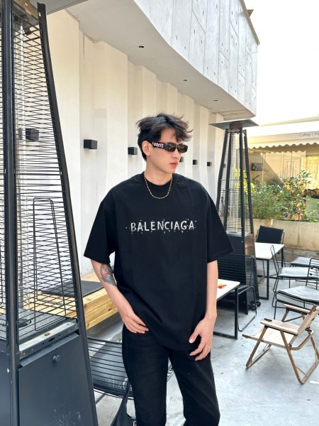 Clothes Balenciaga 20250410-3
