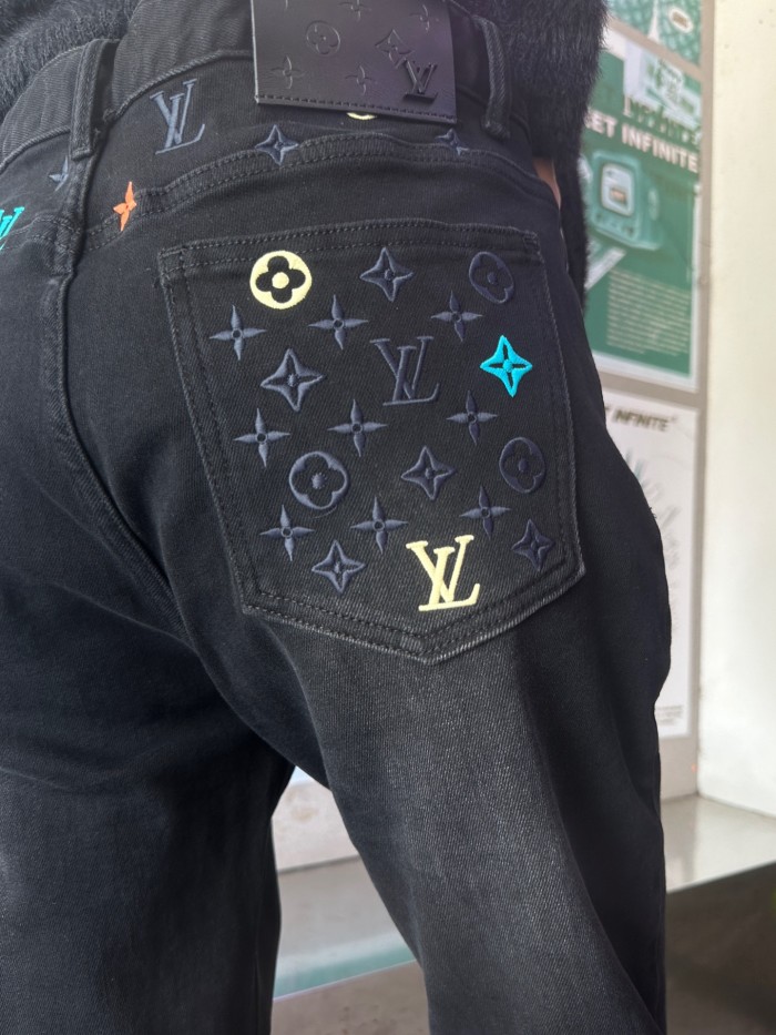 Clothes Louis Vuitton 20250419-14