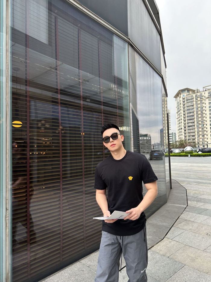  Clothes Versace 20250419-1