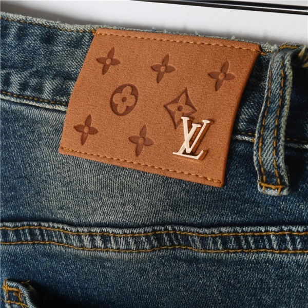 Clothes Louis Vuitton 20250419-11
