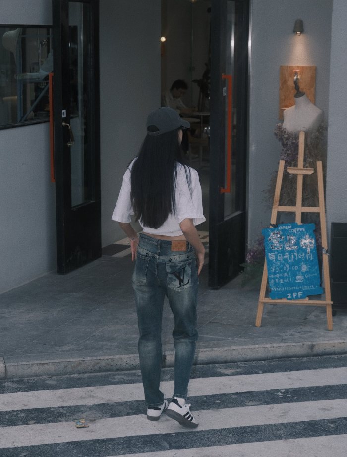 Clothes Louis Vuitton 20250419-10