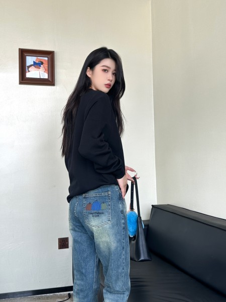 Clothes Louis Vuitton 20250419-11