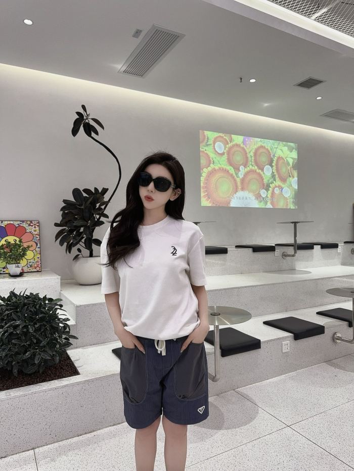 Clothes Prada 20250419-1