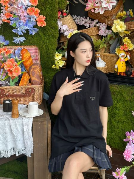  Clothes Prada 20250424-3