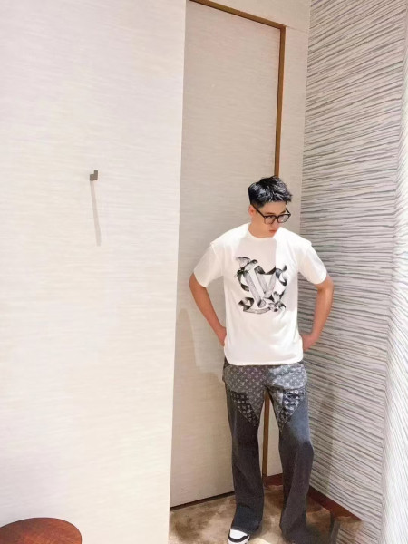  Clothes Louis Vuitton 20250425-5