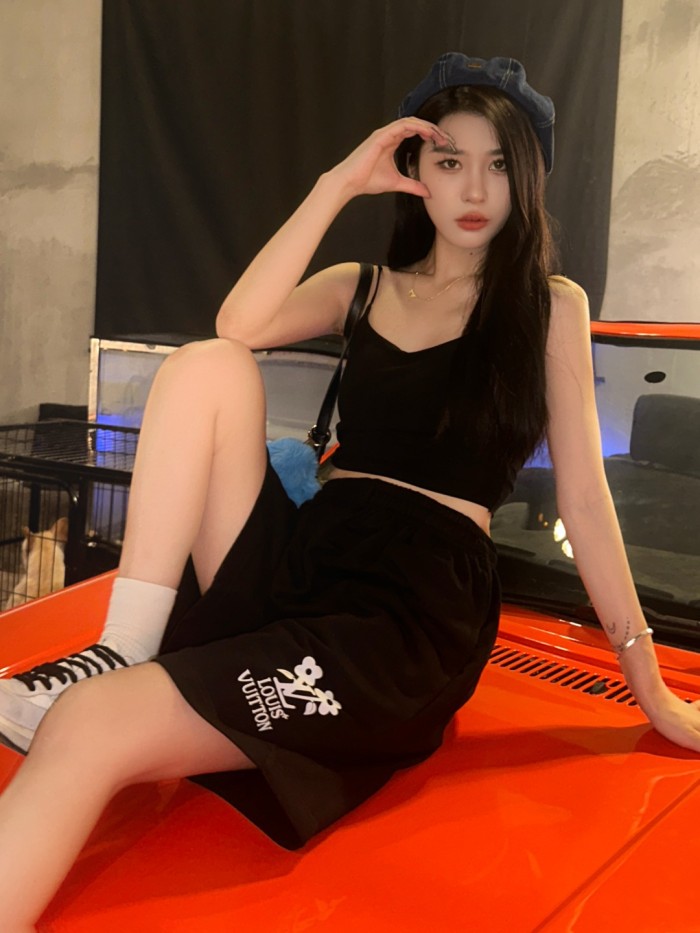  Clothes Louis Vuitton 20250425-2