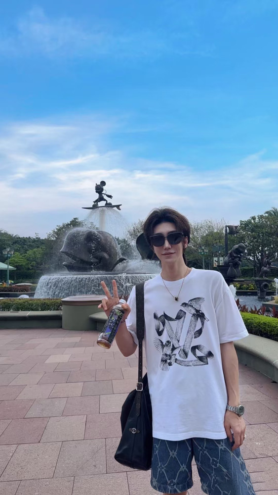  Clothes Louis Vuitton 20250425-5