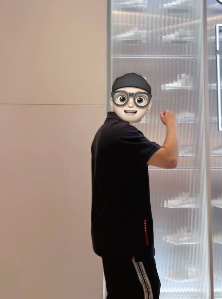  Clothes Prada 20250513-3