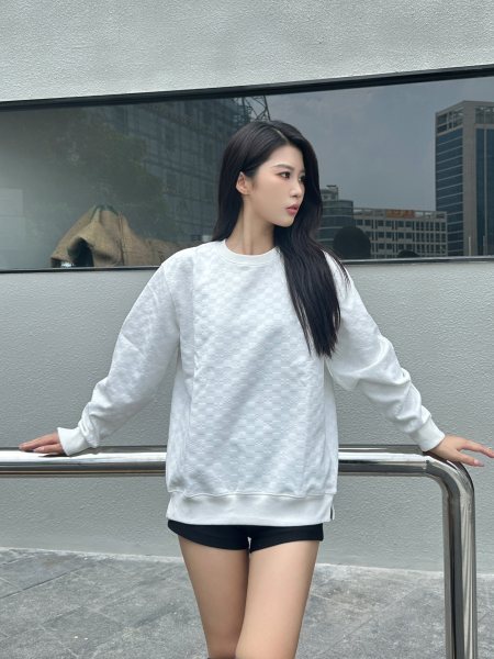  Clothes Louis Vuitton 20250514-3