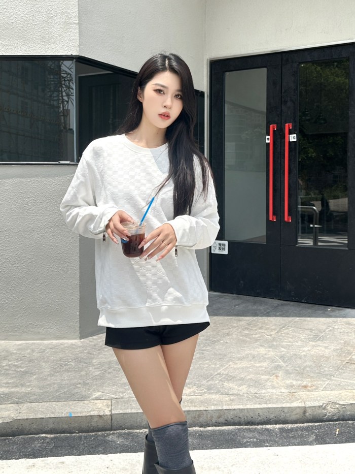  Clothes Louis Vuitton 20250514-3