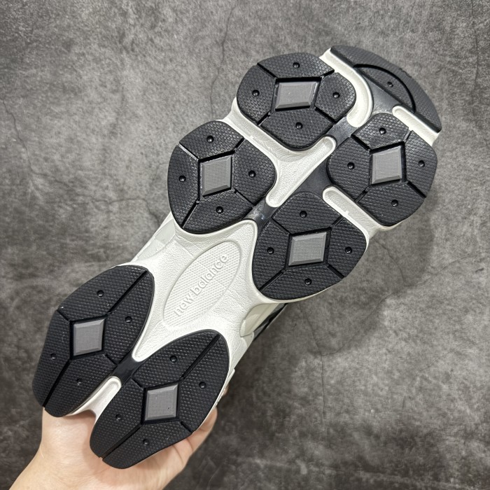 New Balance 9060 Black Grey