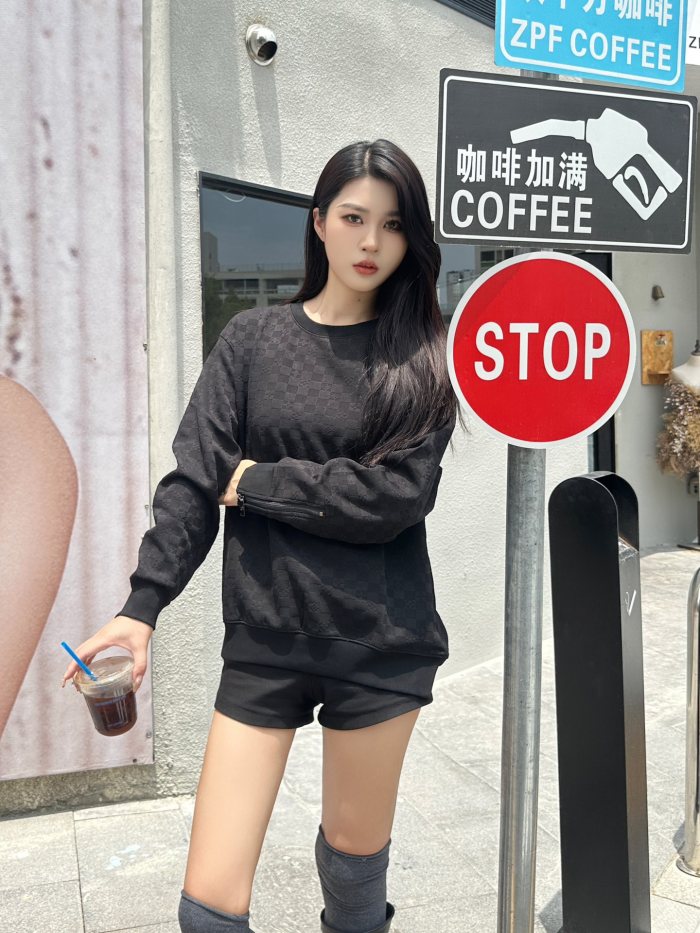  Clothes Louis Vuitton 20250514-2