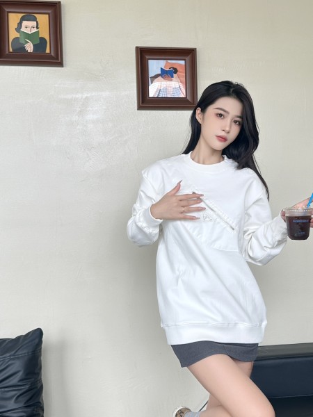 Clothes Prada 20250515-3