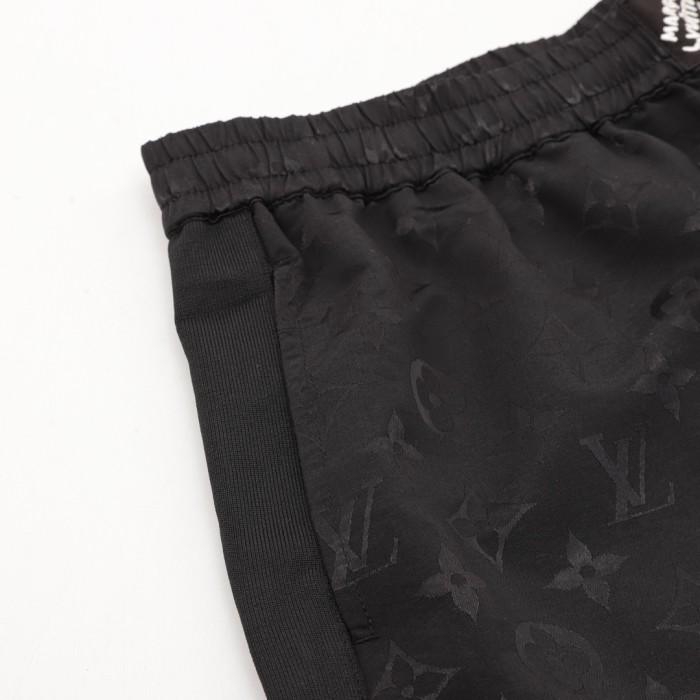  Clothes Louis Vuitton 20250515-3