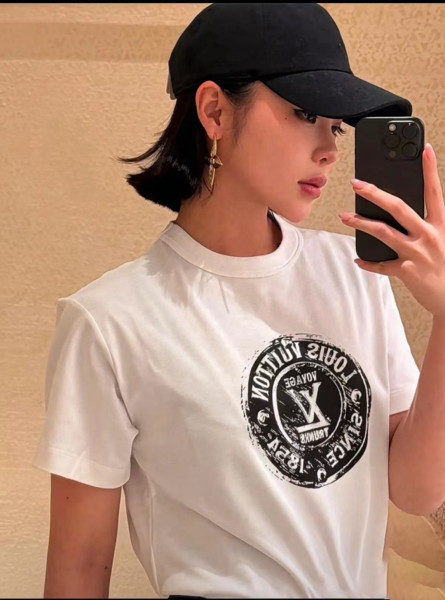  Clothes Louis Vuitton 20250515-1