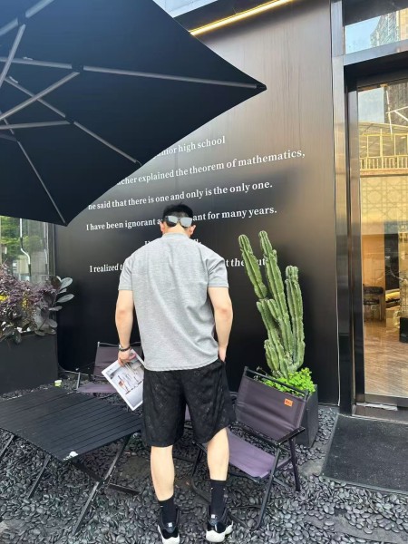  Clothes Louis Vuitton 20250515-3