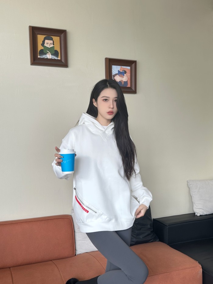 Clothes Prada 20250515-1