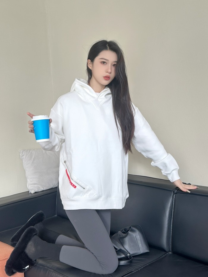 Clothes Prada 20250515-1