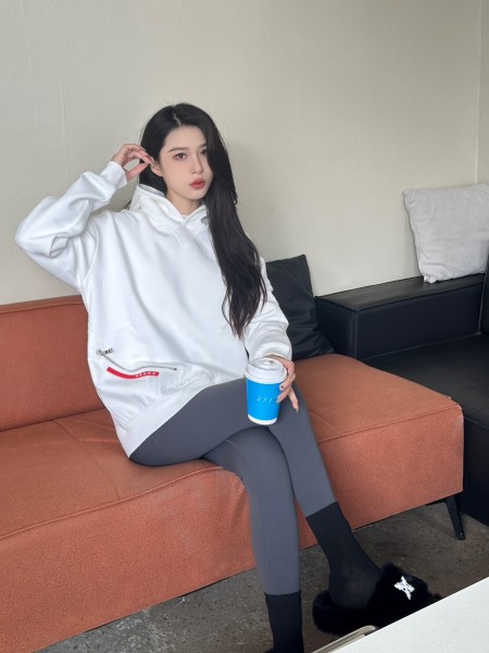 Clothes Prada 20250515-1