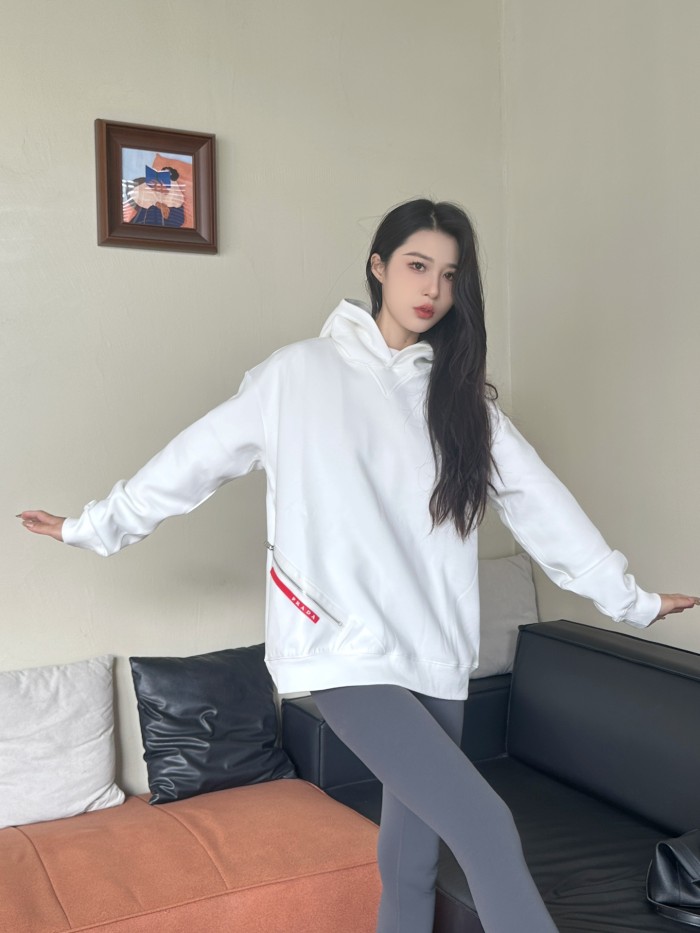 Clothes Prada 20250515-1