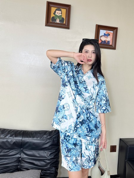 Clothes Louis Vuitton 20250518-2