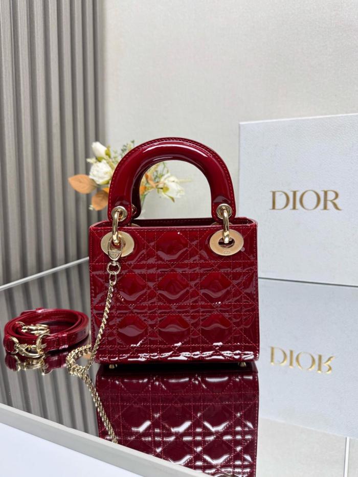 DIOR Lady Dior Patent Leather Cowhide Dior Bag Shoulder Bag Crossbody Bag Handbag Mini Women's Cherry Red M0505OWCB-M323 size 17*7*15 cm