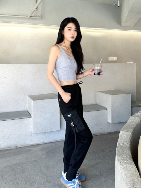  Clothes Prada 20250518-1