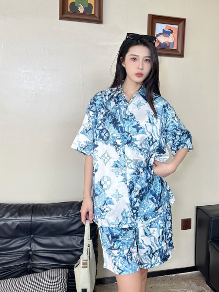 Clothes Louis Vuitton 20250518-2