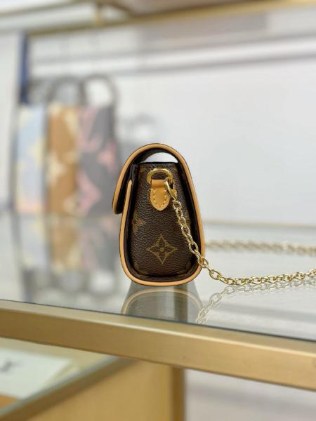 LOUIS VUITTON Pochette Camille M13566 size 20.5*6*11 cm