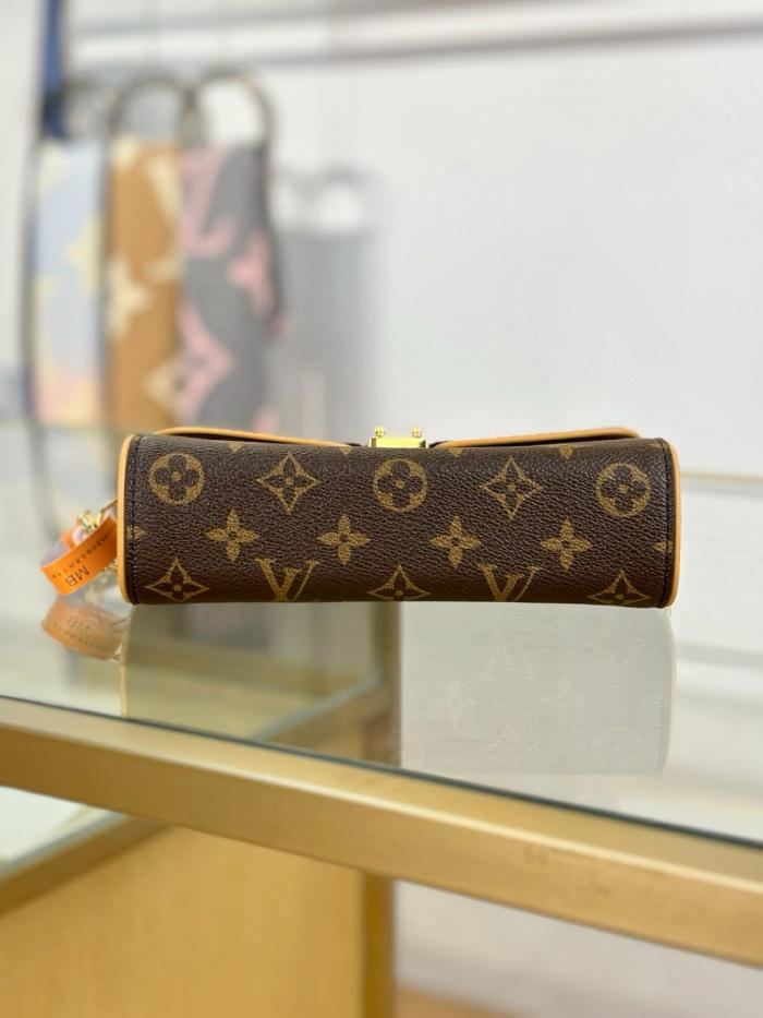 LOUIS VUITTON Pochette Camille M13566 size 20.5*6*11 cm