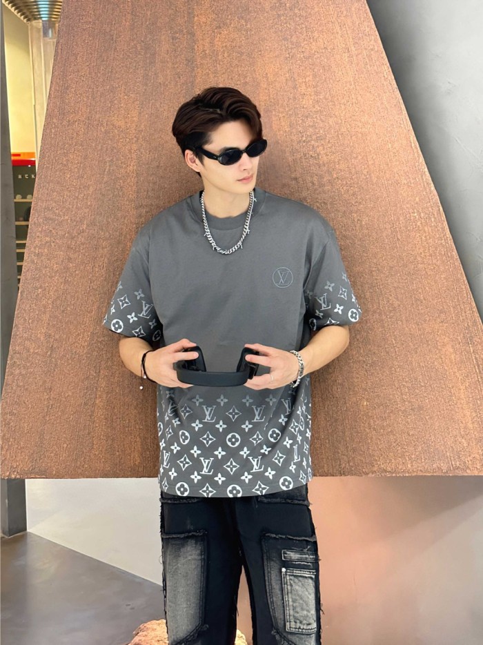  Clothes Louis Vuitton 20250531-1