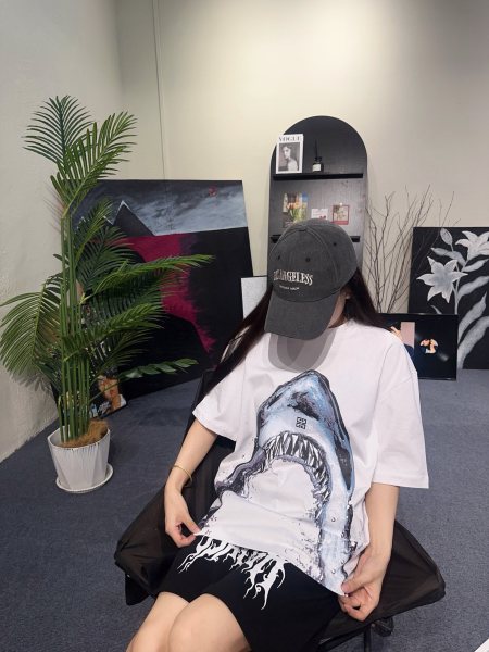  Clothes Givenchy 20250531-3