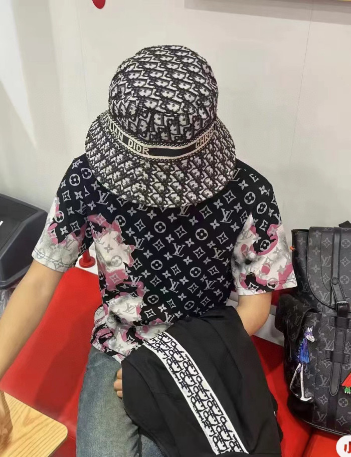 Clothes Louis Vuitton 20250531-2