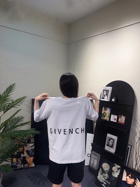  Clothes Givenchy 20250531-3