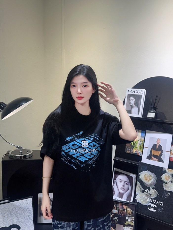  Clothes Givenchy 20250531-1