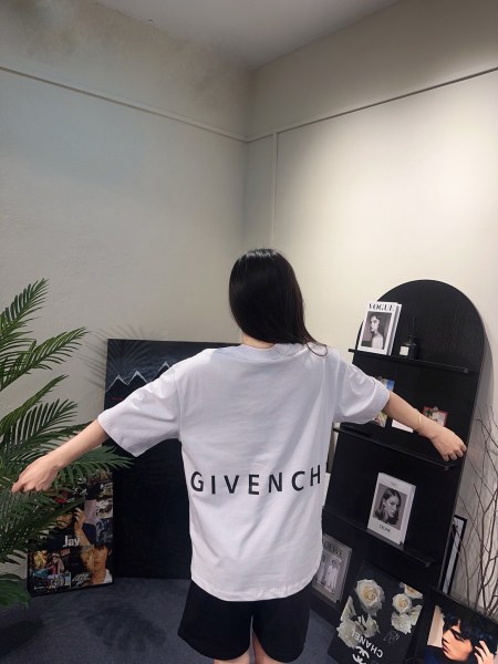  Clothes Givenchy 20250531-3