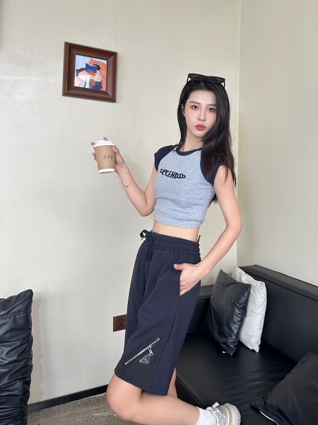  Clothes Prada 20250531-1