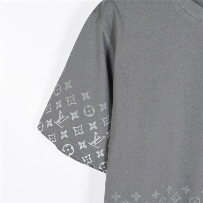  Clothes Louis Vuitton 20250531-1